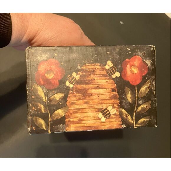 Bobs Boxes Folk Art Tissue Box - Picture 2 of 8